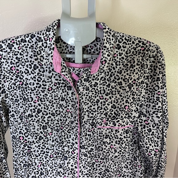 Victoria's Secret Black and White Cozy Pajama Set - Picture 3 of 10